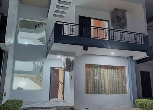 Luxurious villa in VERY POSH colony near to Prem Mandir