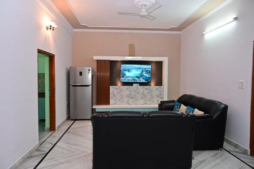 Luxury 3BHK Private Garden Villa Parking Jaipur