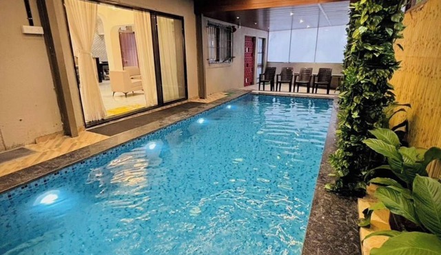 Luxury 4BHK Villa -Private Pool- Lonavala ,Ideal for Families & Groups