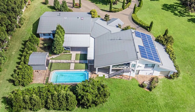 Luxury 5-Acre Kenthurst Estate | Hills District | Pool, Cinema, Sleeps 10–12