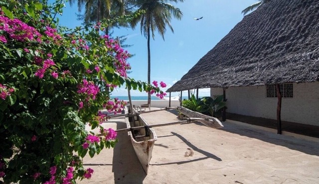 Luxury african style, relax right on the beach in Kiwengwa
