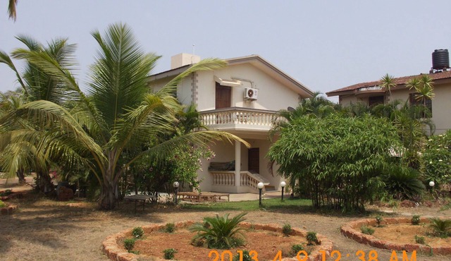 Luxury Detached 3 bedroom en-suite Sunset View Beach Villa, 200 mtr Varca Beach