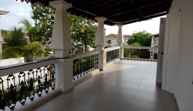 Luxury Five Bedroom Villa with Private Swimming Pool and Jacuzzi in Resort