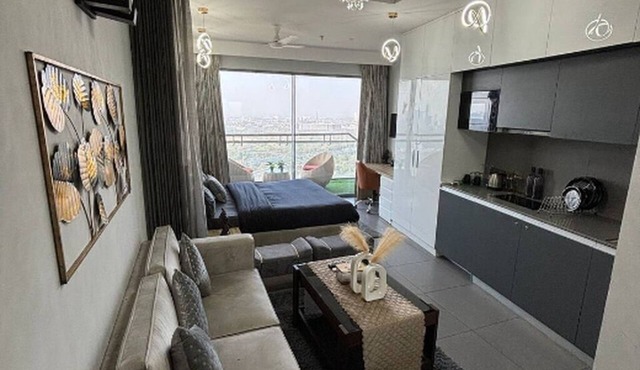 Luxury Heights with City View and River View