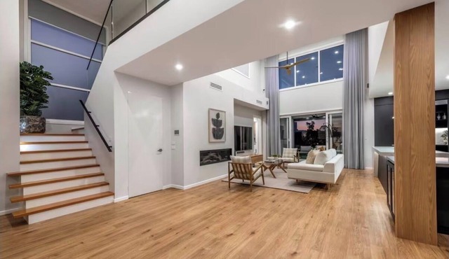 Luxury modern house , Free parking , Pet alow