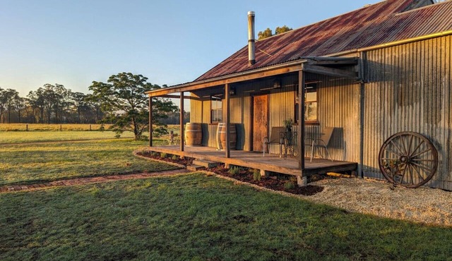 Luxury Rustic Cottage in Hunter Valley in Broke