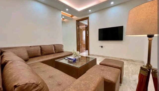 Luxury Three Bedroom Apartment