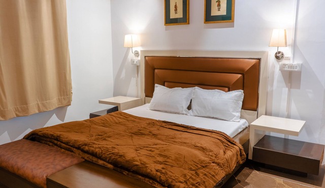 Luxury Villa 1km from Mall Road (Hampton Villa)