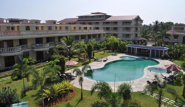 Luxury Villa with Large Swimming Pool, close to beach. Taj Exotica nearby.