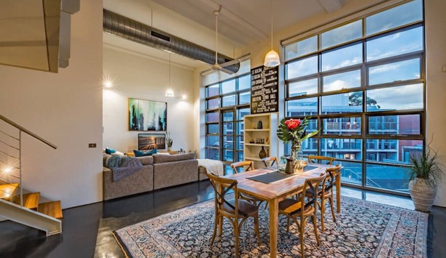 Luxury warehouse apartment close to CBD in Abbotsford