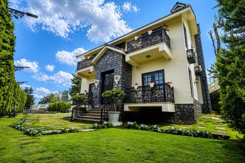 Lynton Resorts