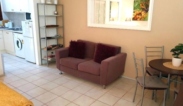 M104 200m walk to the CBD Within the free CAT and Transit Zone City Location in West Perth