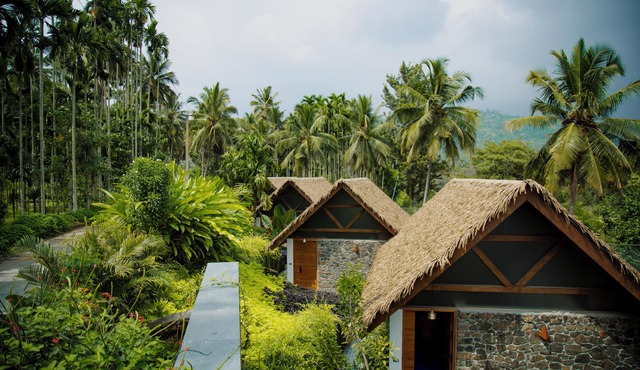 Maayaa riverside villa by KPM Tripenta
