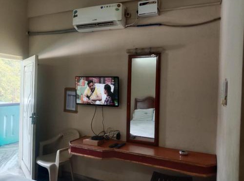 Madhu Shini Independent Villa