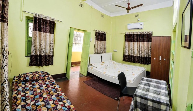 Madhuri Homestay - Cozy 2BHK - AC Master Bedroom - WiFi - Kitchen