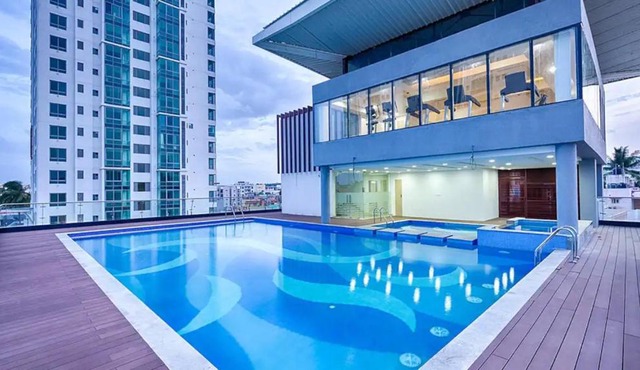 Magnificent 3BHK -Wifi 100 Mbps - 100 mts to Metro For Families & Corporates