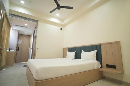 Mahadev Hotel