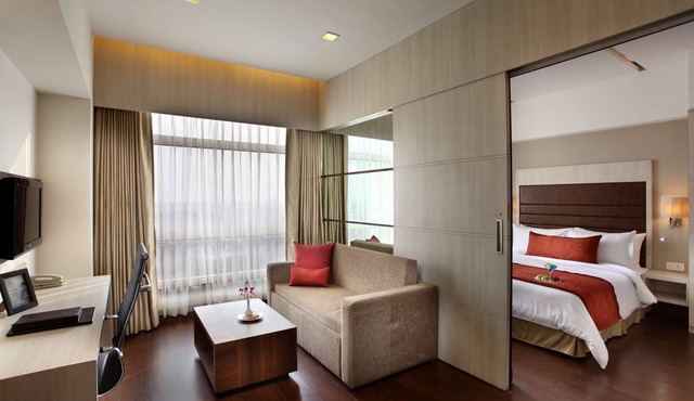 Mahagun Sarovar Portico Suites Ghaziabad