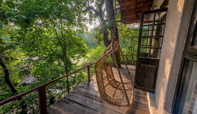 Mahua Vann Pench