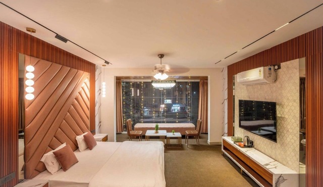 Majestic Inn