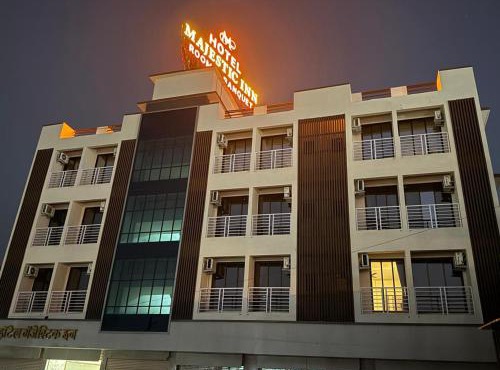 Majestic Inn
