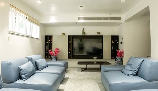 Mama Rose Urban Villa @ ECR
