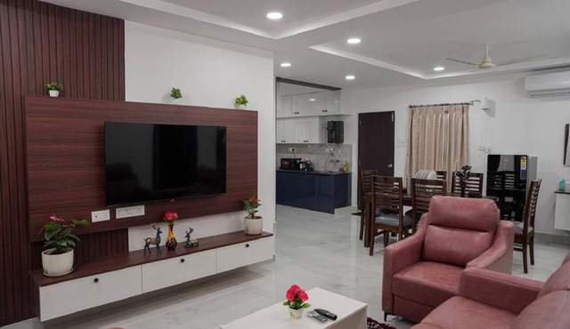 Manish Suites & Service Apartments