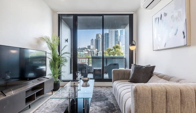 Marker | Modern Vintage Pad Near Factory Outlets in West Melbourne