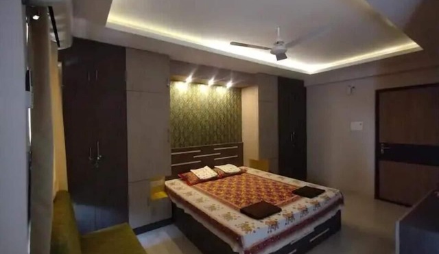 Mascot Studio Homestay 1BK with attached bathn