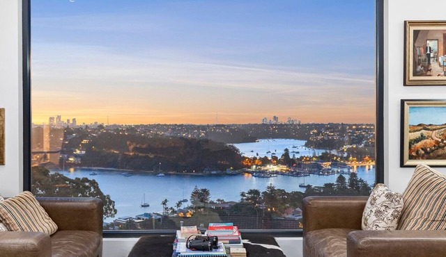 Massive Sydney Harbour Views - Luxury Home between Mosman and Manly