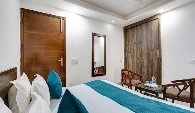 Mauryan Elite Hotel Qutab Minar Metro Station