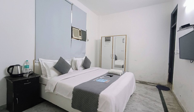 Mauryan Express Hotel @ Hauz Khas Fort