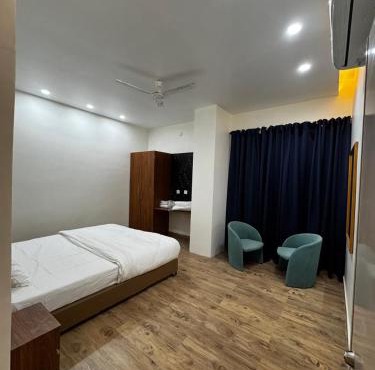 Mayfair green resort