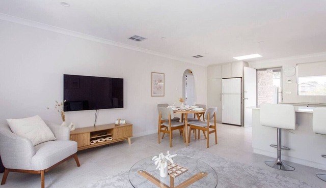 Maylands Riverside City Retreat in Maylands