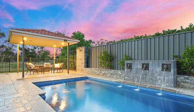 Mediterranean Escape – Pool, Pizza Oven & Near Zoo in Dubbo