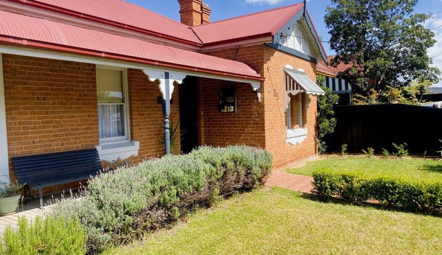 Merala: cosy cottage with an easy stroll to CBD in Mudgee