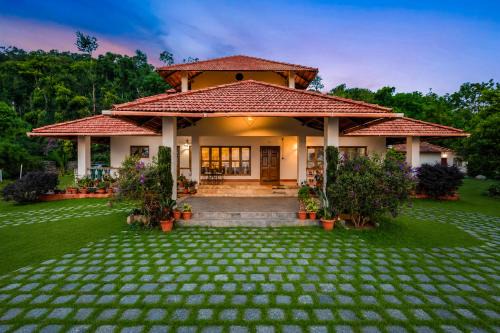 Mercara Hill by ELIVAAS 3 BHK Pet-Friendly Retreat With Private jacuzzi, Outdoor Seating, Verandah Sit Out & Garden