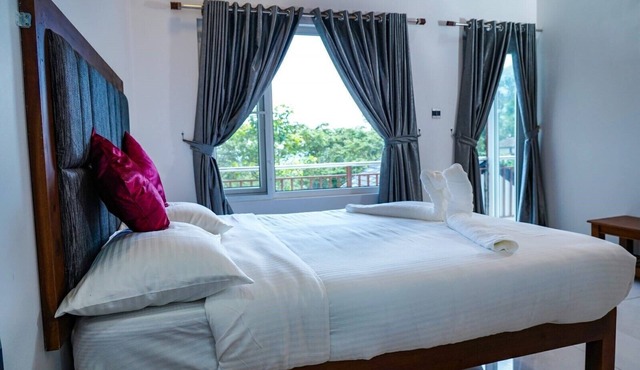 Misty Bush Munnar - Deluxe Double Room