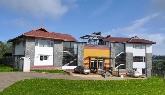 Misty Meadows Resort by Lexstays