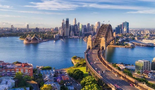 Modern 3-Bedroom Penthouse Suite Near Bondi Beach Sydney