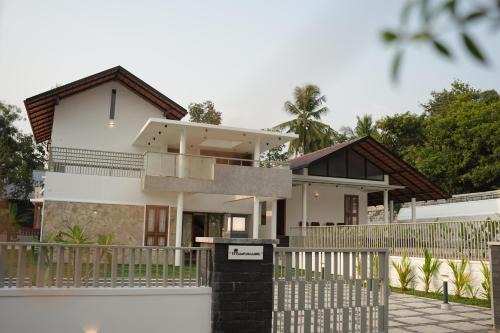 Modern 4BR Home with Attached Bathrooms