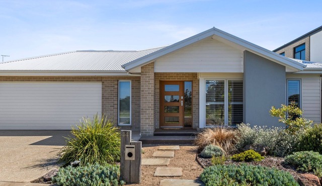 Modern Coastal Retreat Close to the St Leonards Foreshore in St Leonards