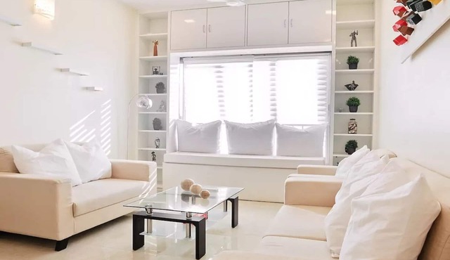 Modern comfortable living next to Mumbai airportT2
