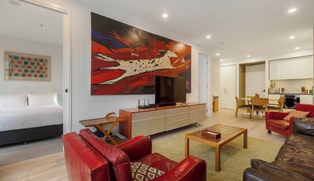 Modern & Eclectic 2 Bed/2 Bathroom - No Carpark in North Melbourne