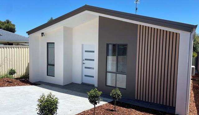 Modern home away at the geographic centre of the Central Coast.