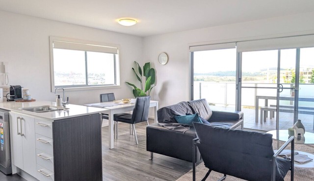 Modern & Relaxed Apartment, Great Views @Wright
