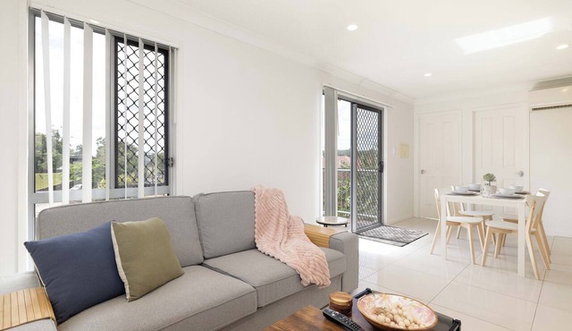 Modern Rocklea 2BR | AC & Kitchen | 316D2 in Rocklea
