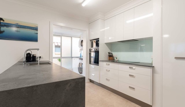 Moffat Beach Coastal Contemporary Unit A in Moffat Beach