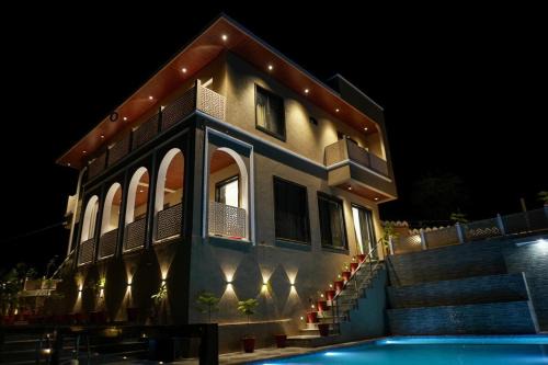 Moon Heights-Mountain view villa