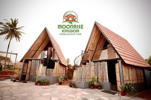 Moonrise Kingdom Permaculture Farm Stay